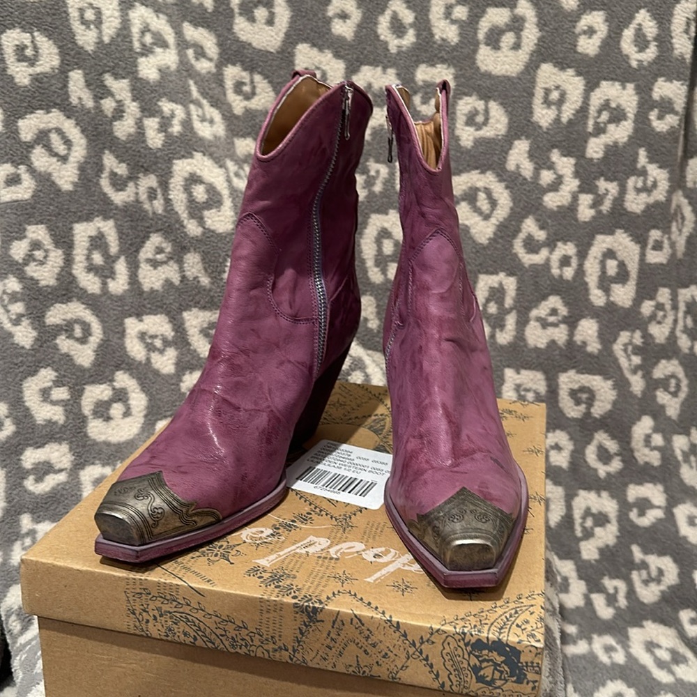 Brayden Western Boots 👢 in lilac 😍 Free People New 🆕 & Never Worn